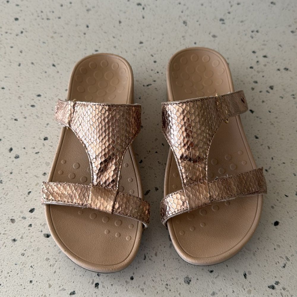 Vionic Ellie Rose Metallic Sandals Slides Snake Print Comfortable Wedges Size 5 - Picture 2 of 12